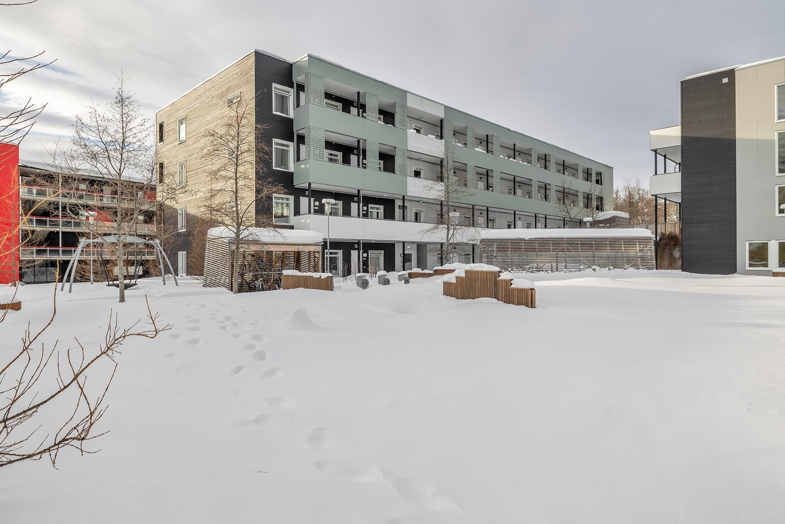 Fra leiligheten har du kort gangavstand til populære rekreasjonsområder som Telegrafbukta, samt sentrum med alt av servicetilbud, restauranter og kulturtilbud Galleribilde