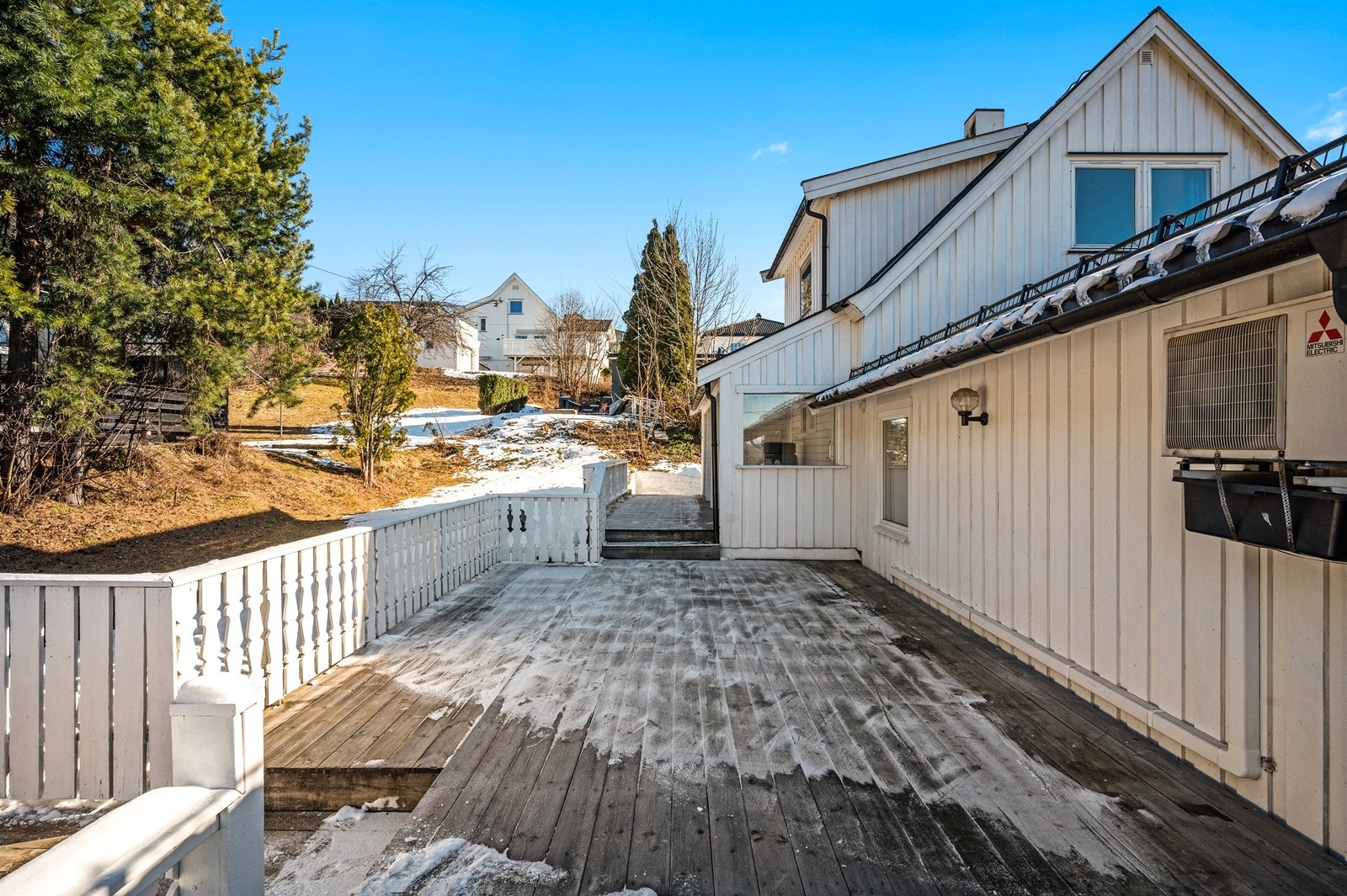 Boligen har to stk luft til luft varmepumper fra 2014 og 2019 Galleribilde