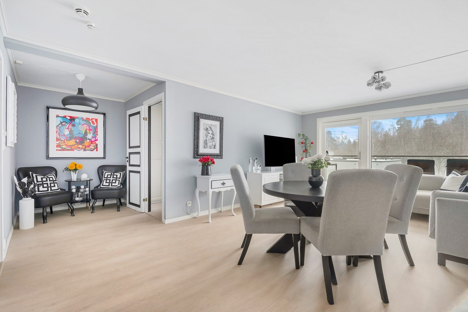 Leiligheten har vinduer og balkongdør med 3-lags isolerglass fra 2019 Galleribilde