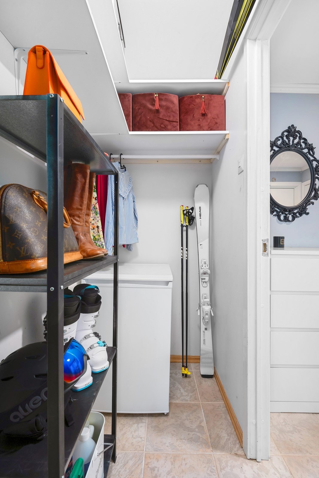 Innvendig bod med plass til det meste Galleribilde