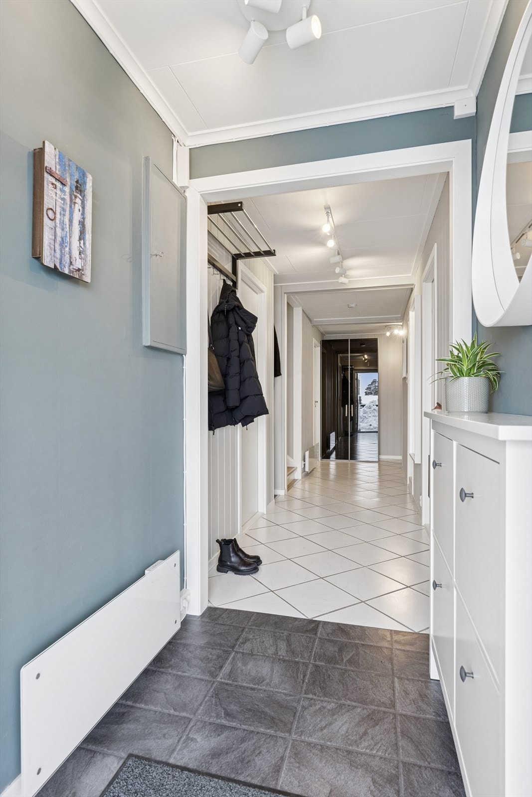 Gang og sett inn i huset Galleribilde