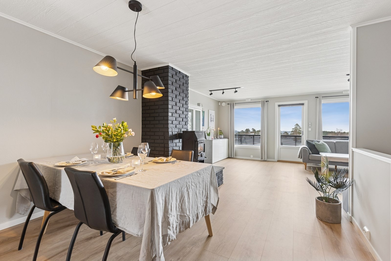 Boligen har blitt vesentlig pusset opp og fremstår som pen og moderne Galleribilde