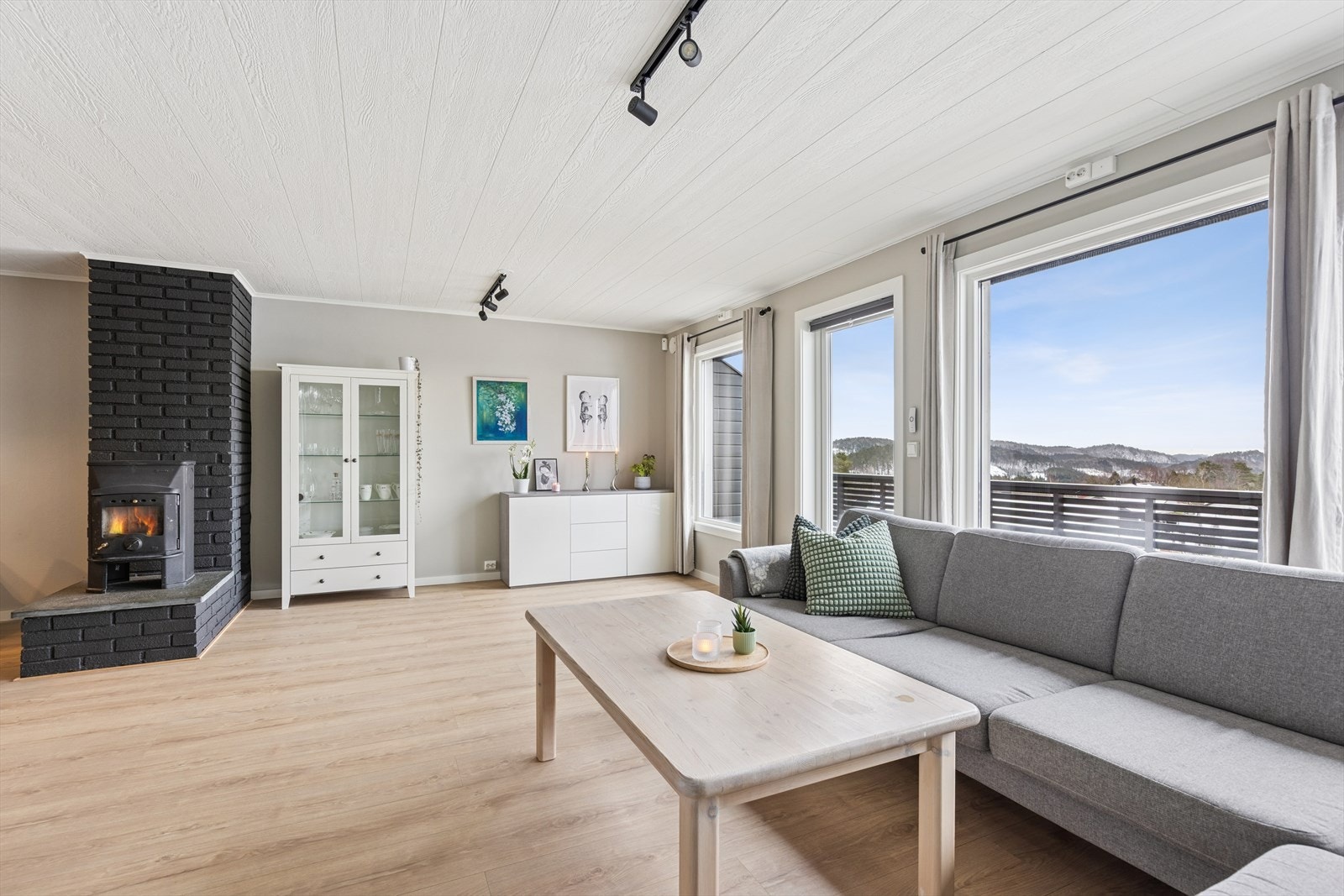 Peisovn er byttet ut slik at man får effektiv og hyggelig varme Galleribilde