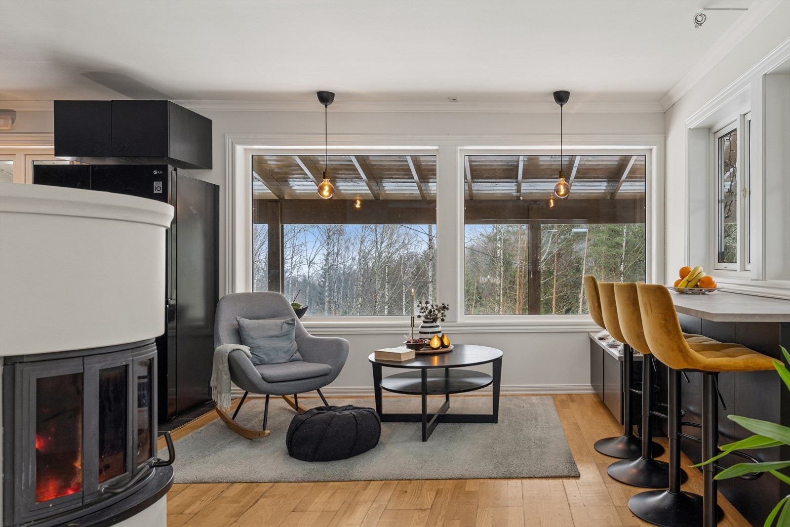 Kjøkkenet har meget god spiseplass Galleribilde