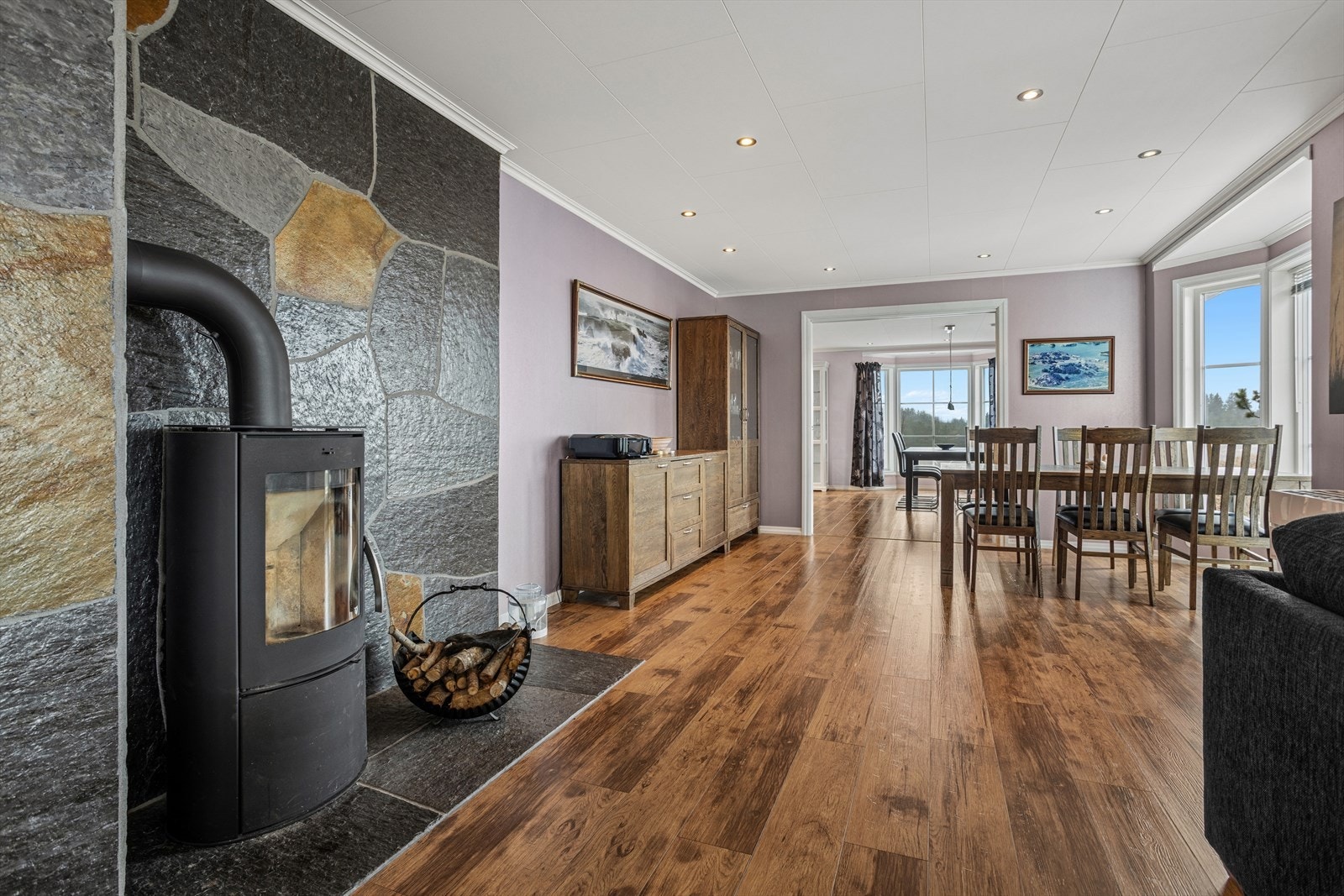 Boligen har egen vedovn Galleribilde