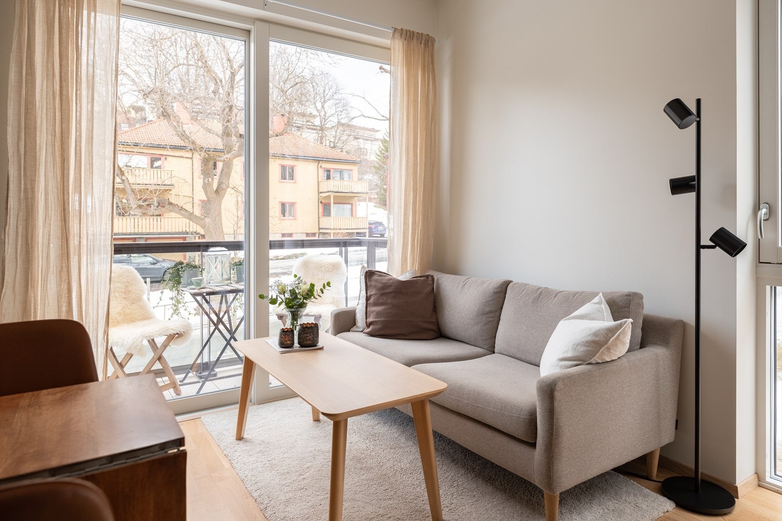 Velkommen til Ladebekken 12! En strøken 2-roms hjørneleilighet i 2. etasje med attraktiv beliggenhet på Øvre Nyhavna Galleribilde