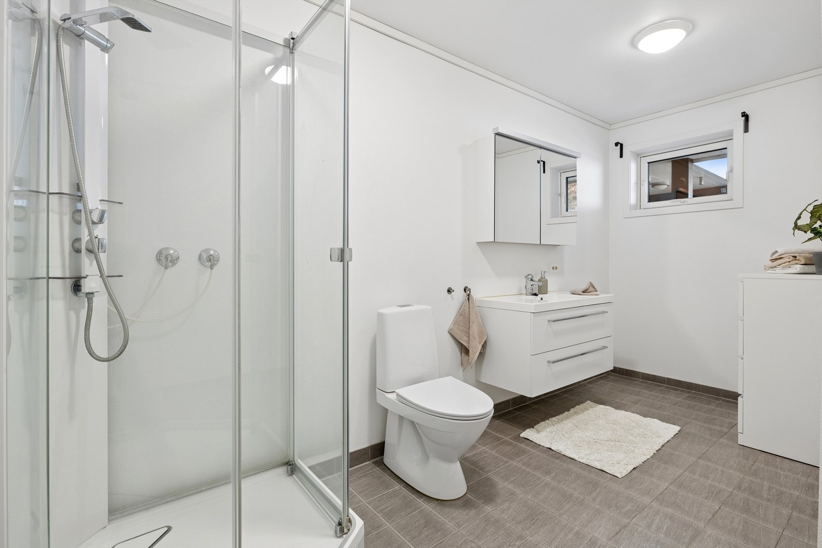 Romslig bad Galleribilde