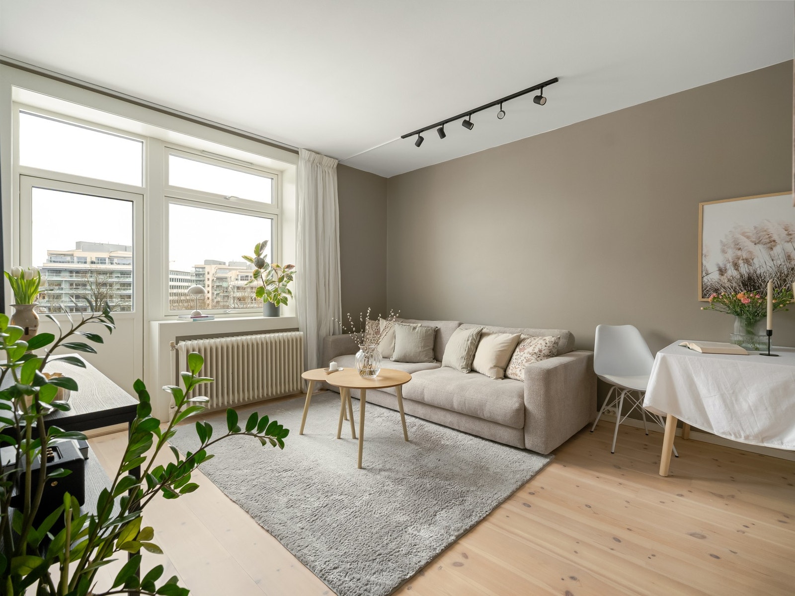 Lys, lys, lys - og gleden av å se himmel og tretopper. Galleribilde