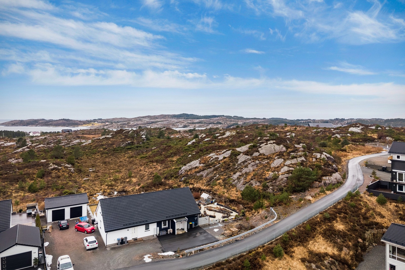 - Grendalaget bidrar til et aktivt nærmiljø med arrangementer som natursti, familiedager, St. Hans-feiring, fiskekonkurranse og julegrantenning gjennom året - Galleribilde