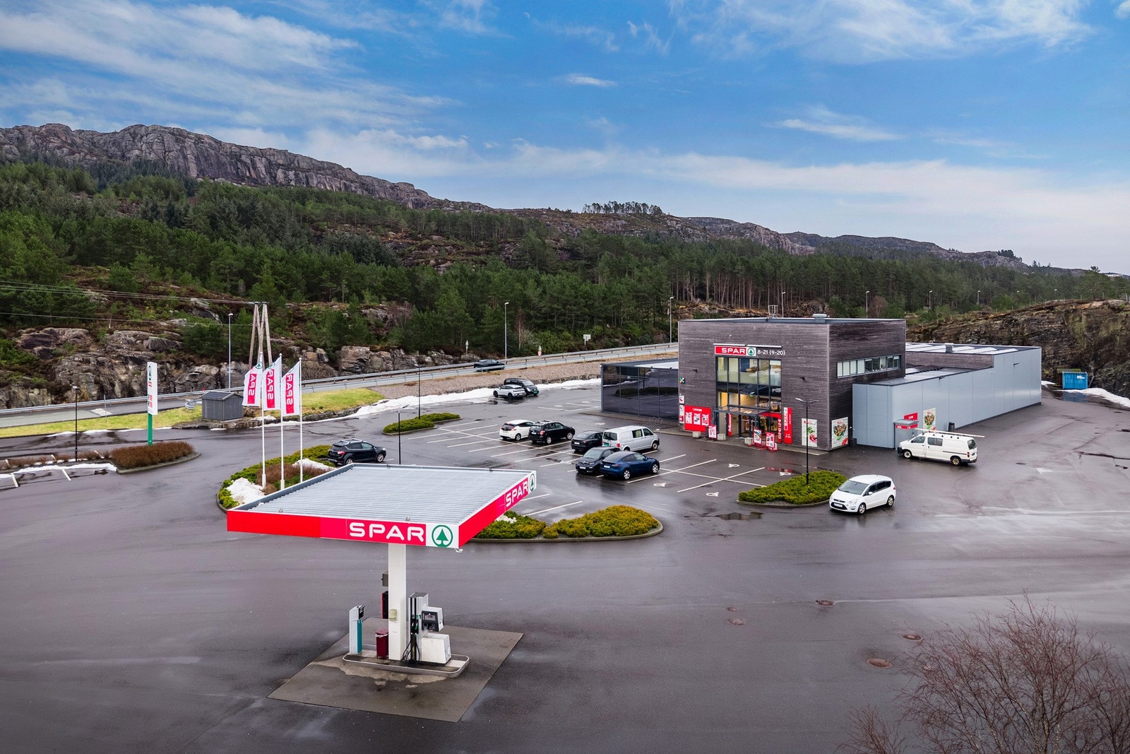 - Spar ligger 4 minutter unna med bil - Galleribilde