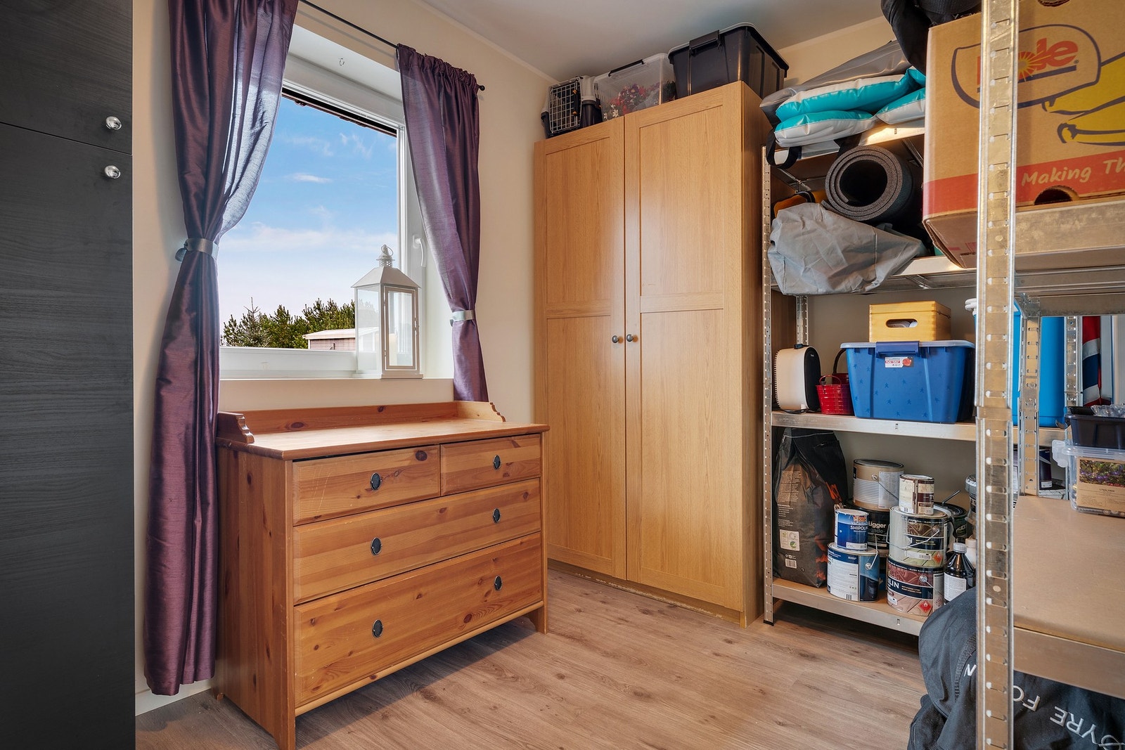 - Sportsbod måler 6,3 m² og har blitt benyttet for oppbevaring - Galleribilde