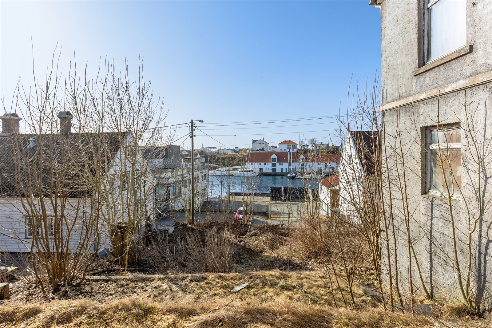 Fra tomten er det utsikt mot Smedasundet. Treningssentre som iTrain er også kun en kort spasertur unna. Galleribilde