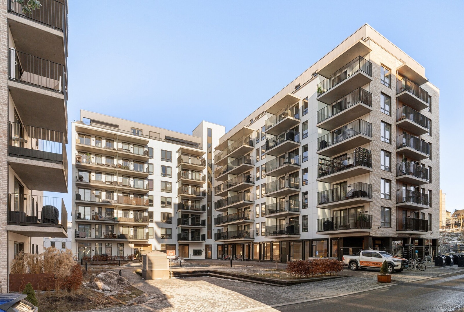 Leiligheten er en del av høykvalitetsprosjektet "Locus". Selgers ord: "For meg har dette vært den perfekte leiligheten, og jeg kan ærlig talt ikke anbefale den varmt nok." Galleribilde