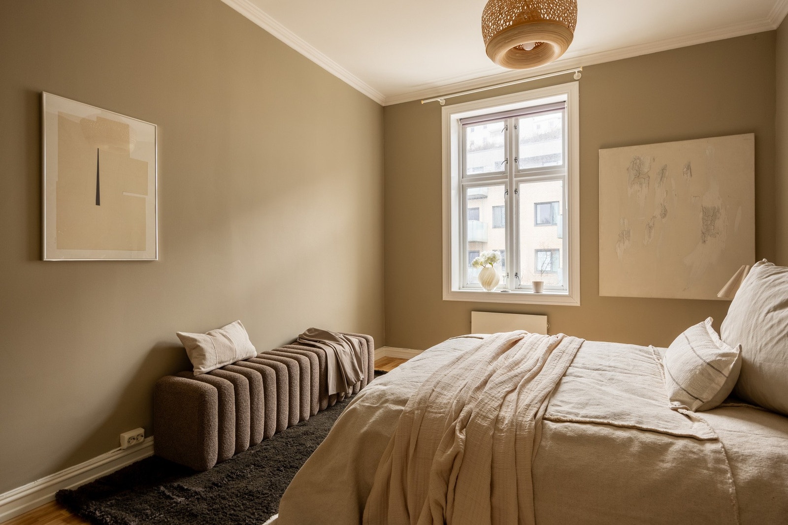 Hovedsoverommet er av god størrelse med plass til dobbelseng. Galleribilde