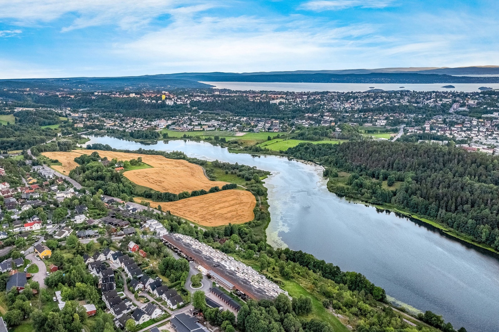 Østensjøvannet anbefales med sine flotte turstier og rike fugleliv, med over 200 forskjellige fuglearter Galleribilde