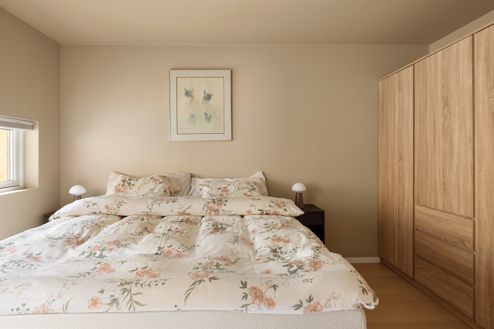 Fra hovedsoverommet har man utgang til stor og flott uteplass Galleribilde