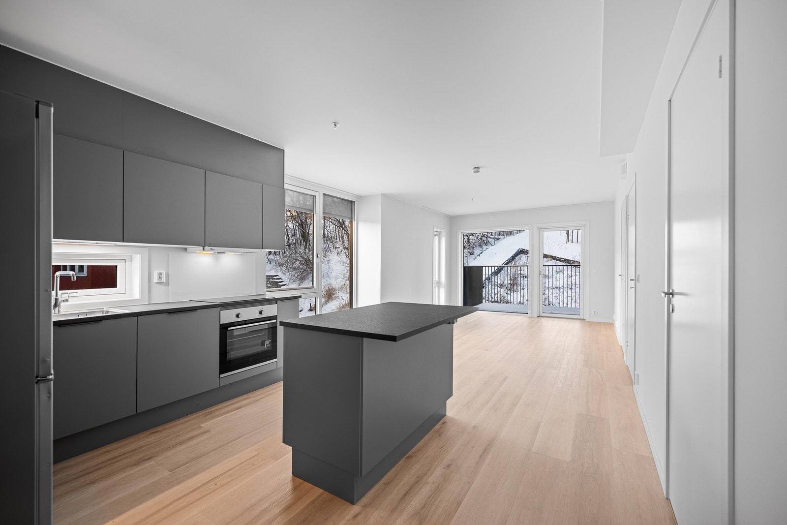 Velkommen til Sandstuveien 56A- presentert av Duy Vidar Tang v/EIE eiendomsmegling Linderud. Fotograf: Milan Stas Galleribilde