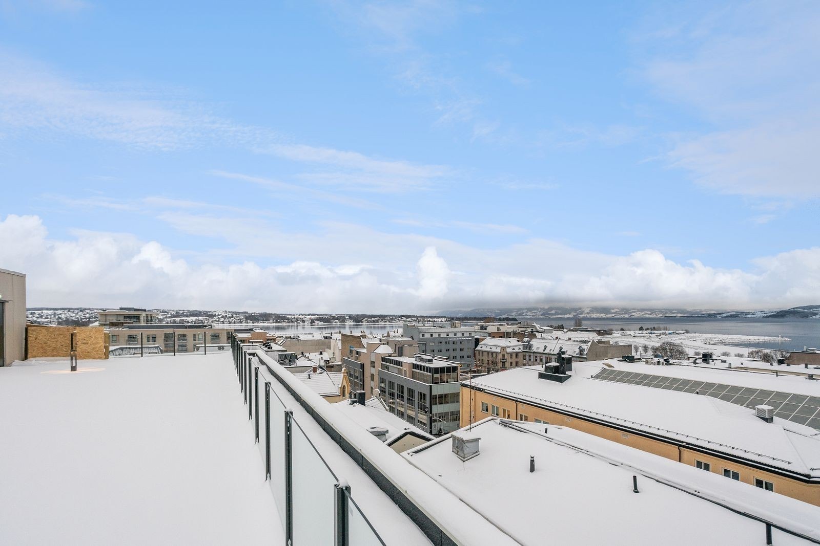 Flott takterrasse med god utsikt Galleribilde