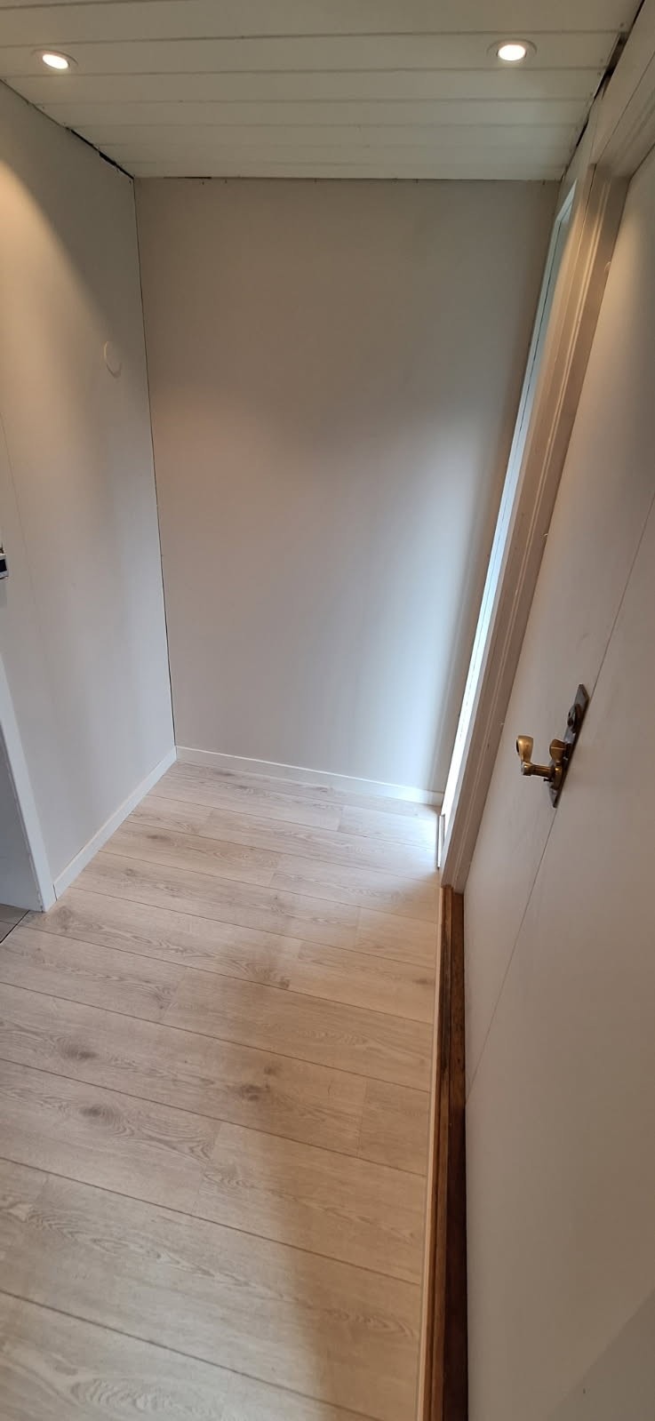 Nylig oppusset inngangsparti med varmematter i gulv. Galleribilde