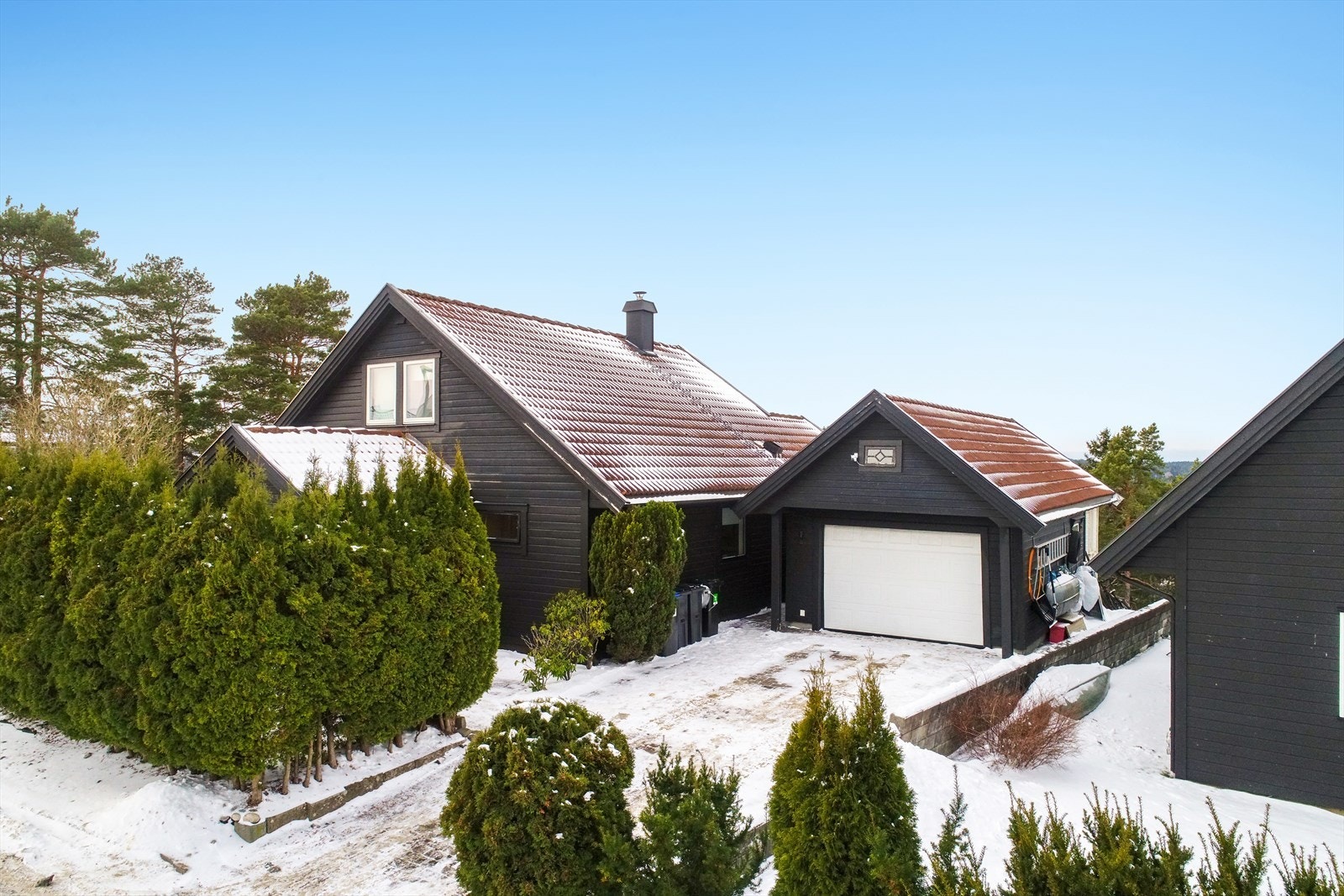 En tiltalende og innholdsrik familiebolig med attraktiv beliggenhet. Galleribilde