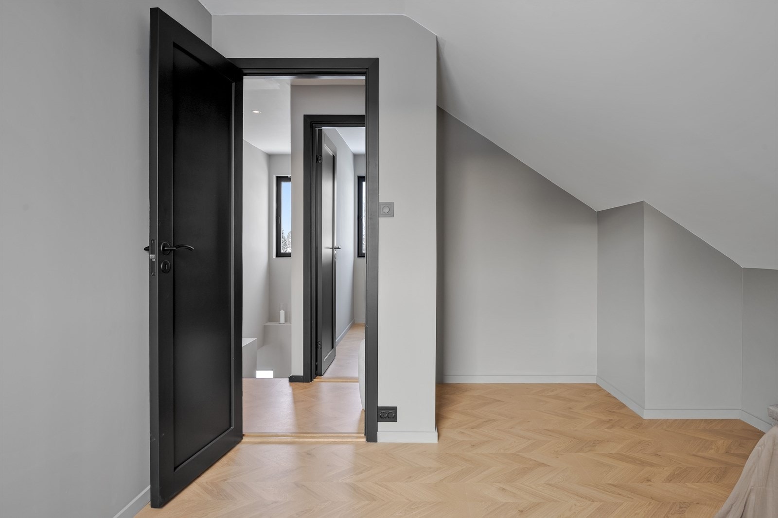 På soverommene er det plass til seng, kontorpult og garderobeløsninger - alt etter eget ønske og behov. Galleribilde