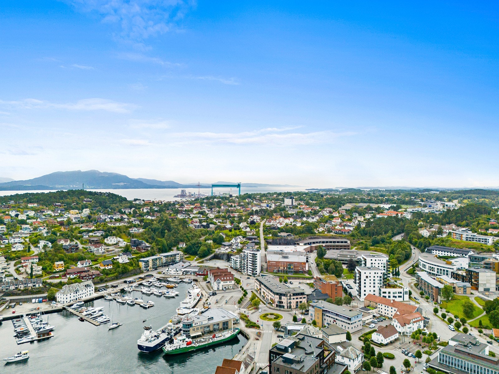 Dette er det perfekte stedet for de som ønsker å bo i et område som kombinerer det beste av natur og byliv, med enkel tilgang til alt man trenger i hverdagen. Galleribilde