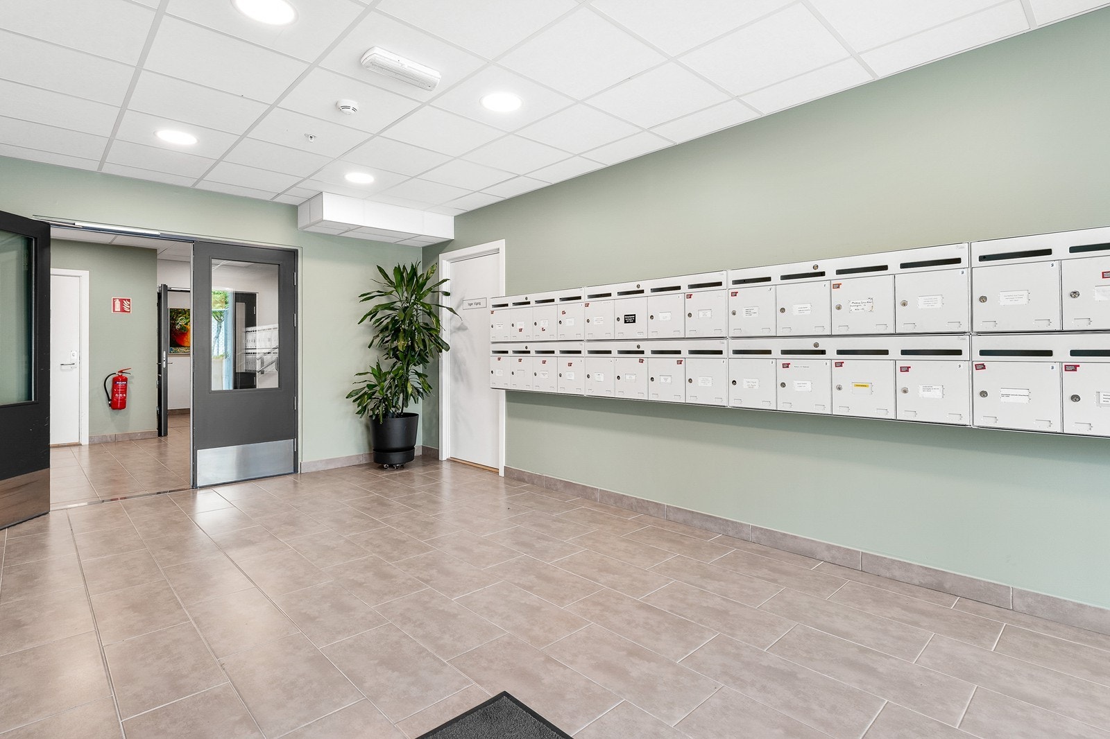 Inngangsparti. Galleribilde