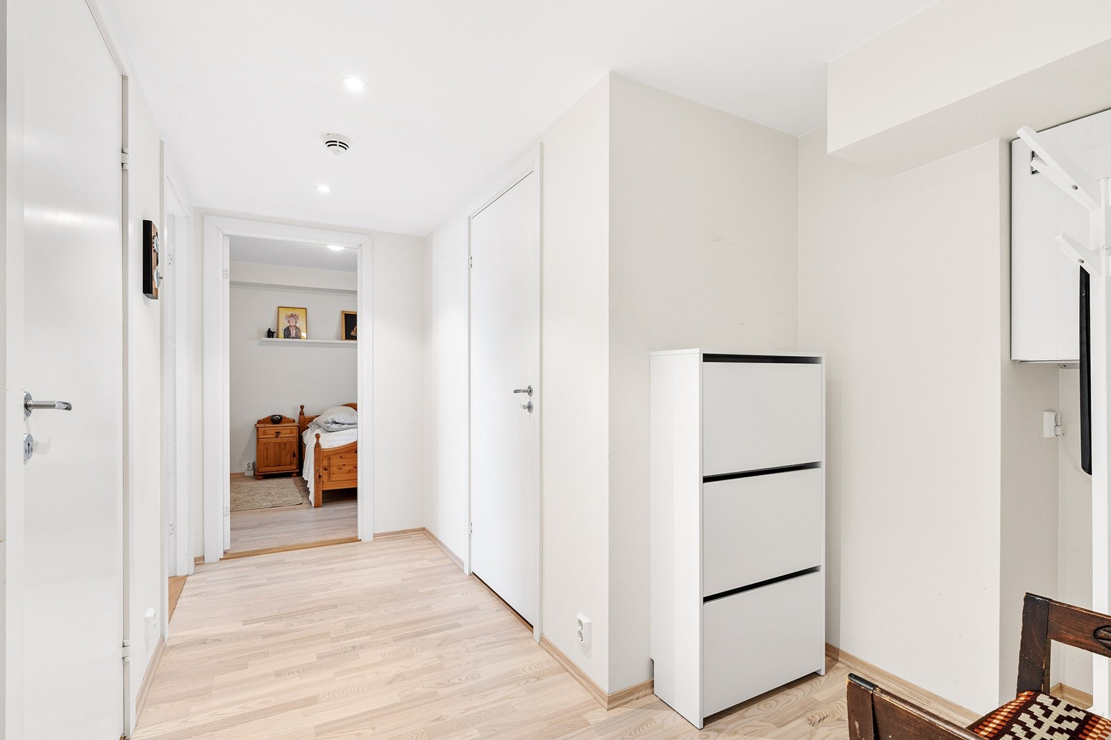 Velkommen inn i en lys og trivelig entrè. Galleribilde