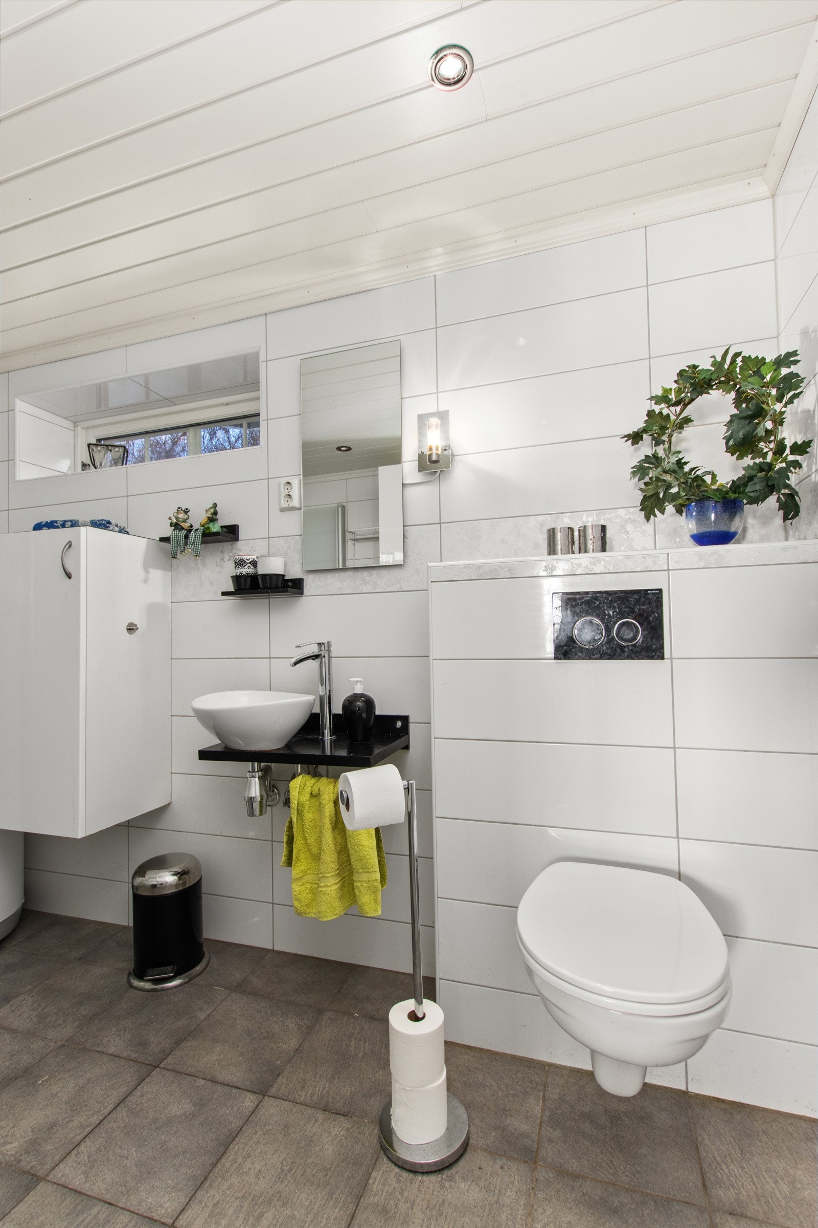 Vaskerom/bad i sokkel. Galleribilde