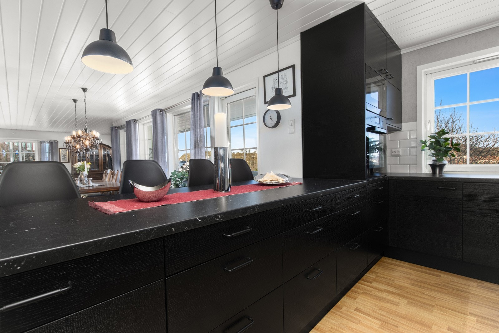 Integrerte hvitevarer medfølger. Galleribilde