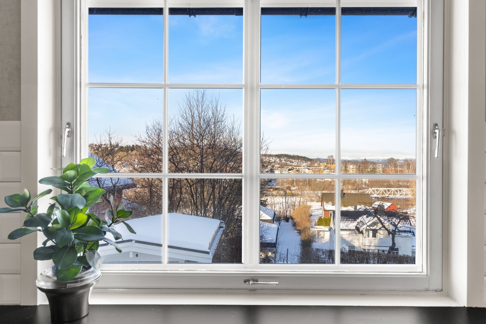 Utsikt mot sentrum og Nesset. Galleribilde