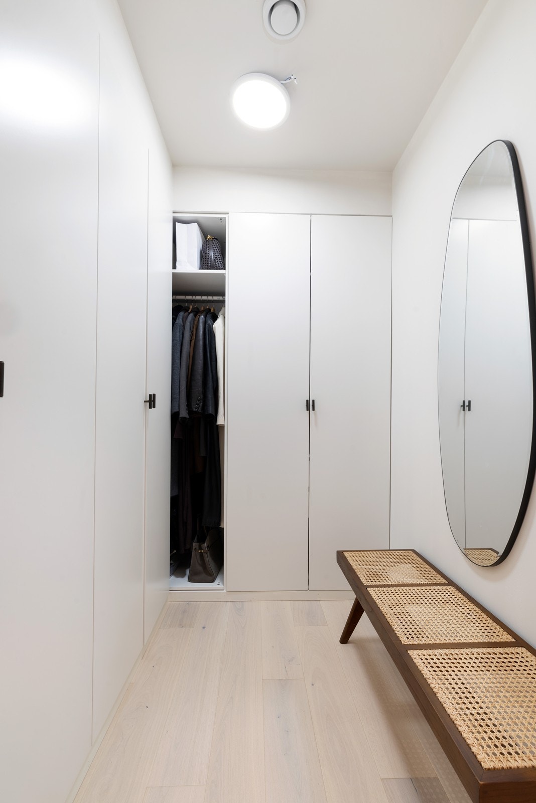 Walk in garderobe. Galleribilde