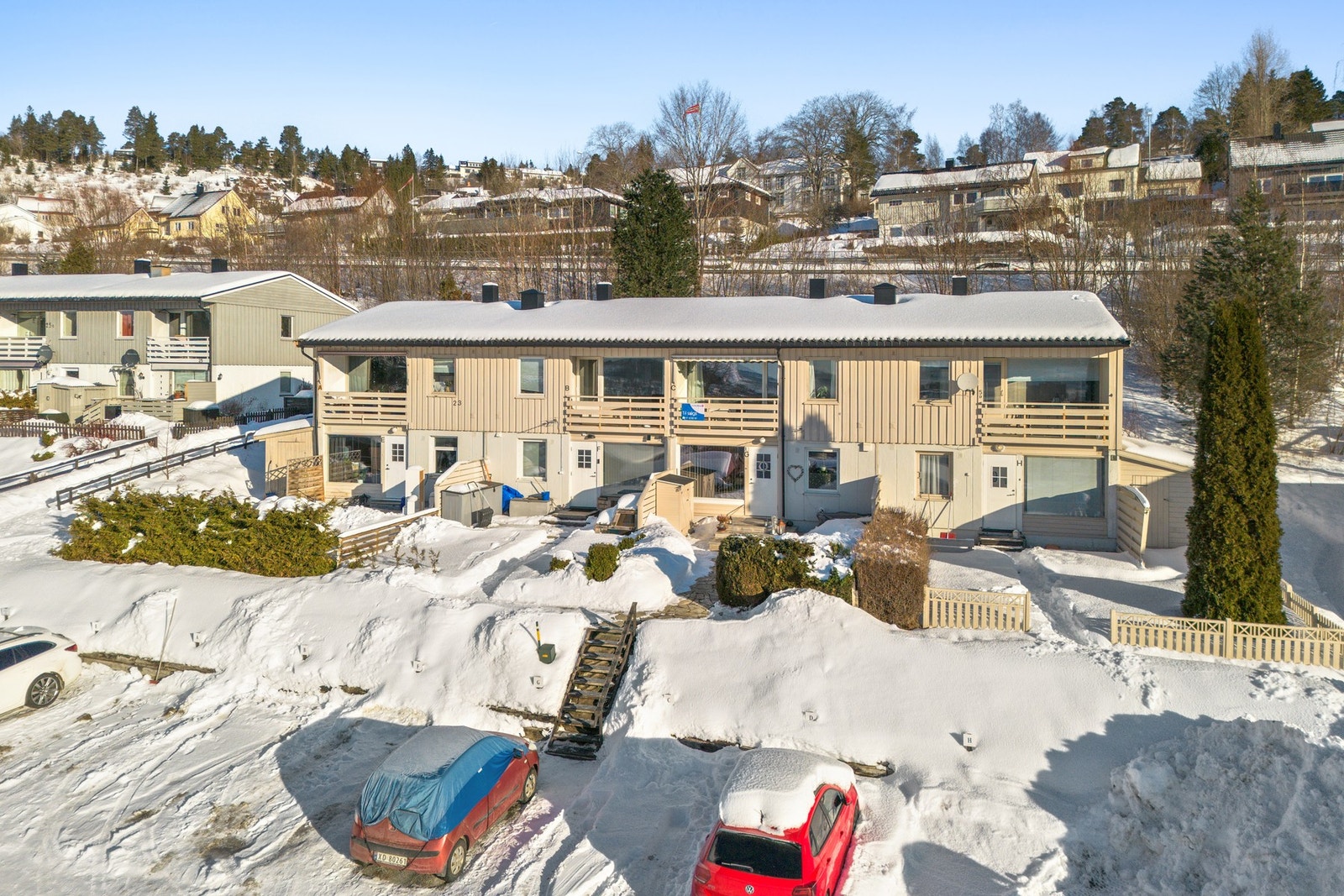 Bygningen fikk, i følge opplysninger, ny taktekking i 2011. Galleribilde