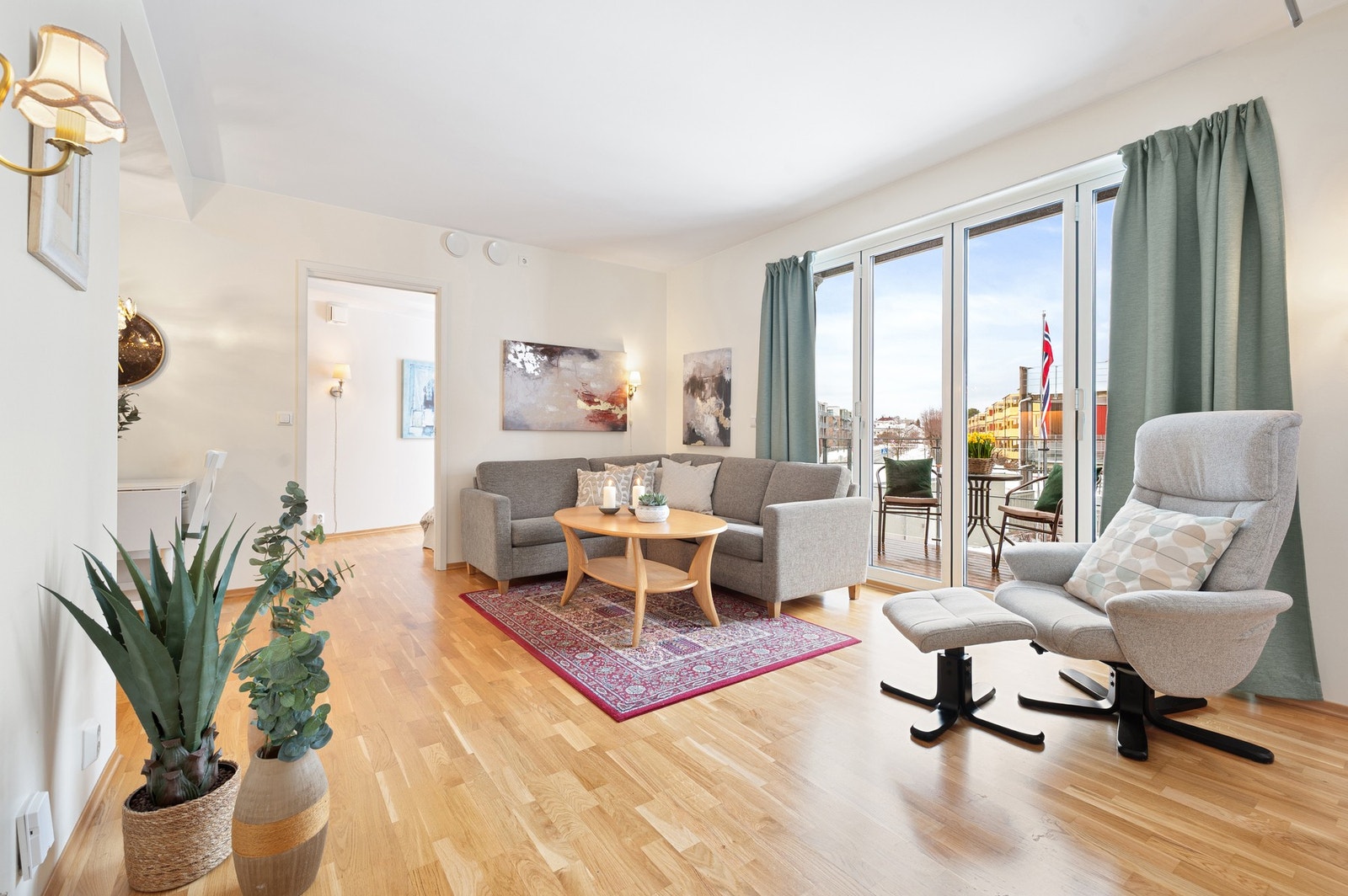 EiendomsMelger1 ved Kristian Sundland har gleden av å presentere Fernanda Nissens veg 16! Galleribilde