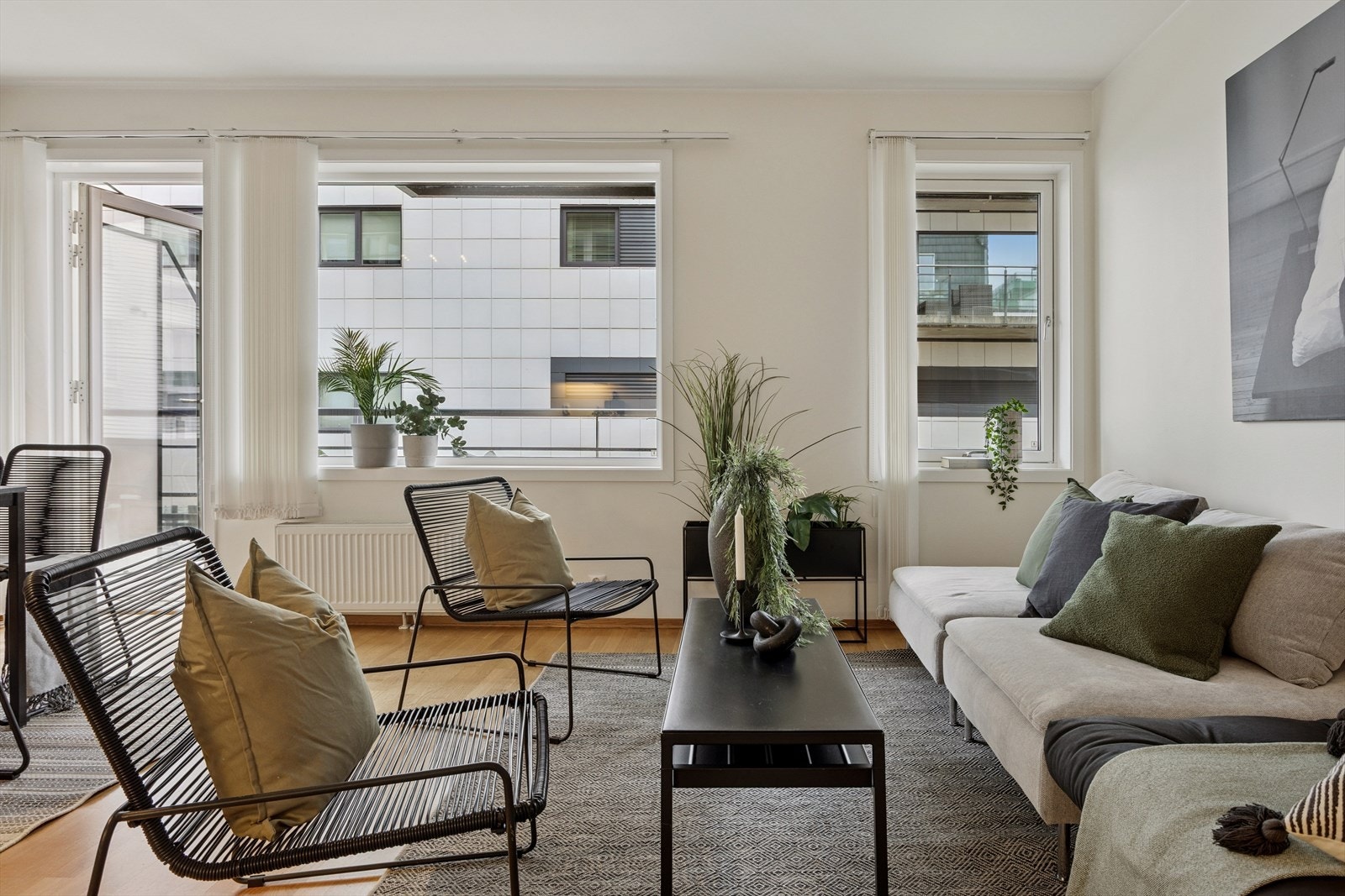 Lys og pen stue med høy trivselsfaktor. Galleribilde