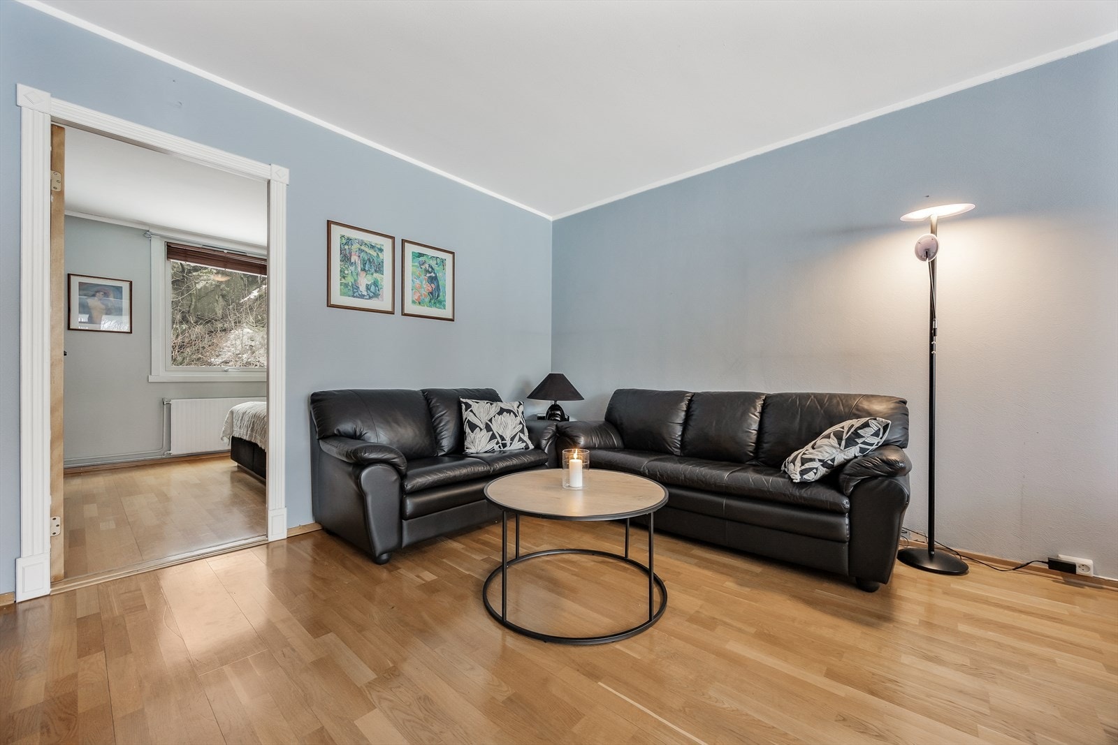 Oppvarming skjer via radiatorer. Galleribilde