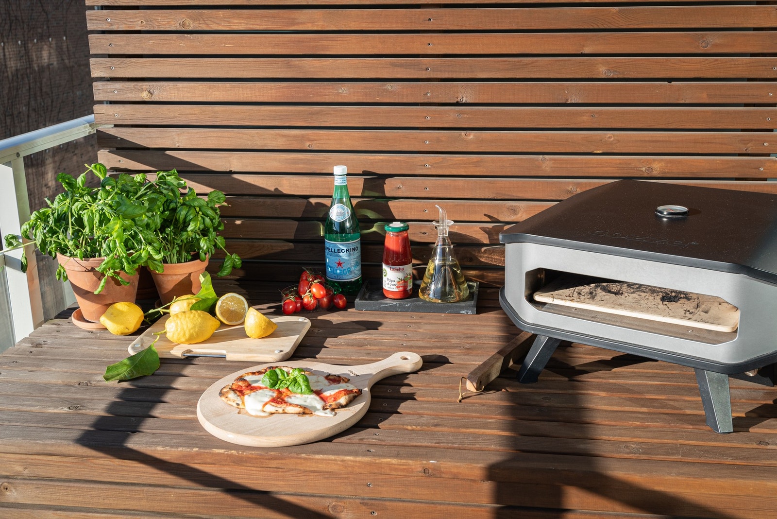 Her har du god plass til forskjellige utemøblement, grill og beplantning. Galleribilde