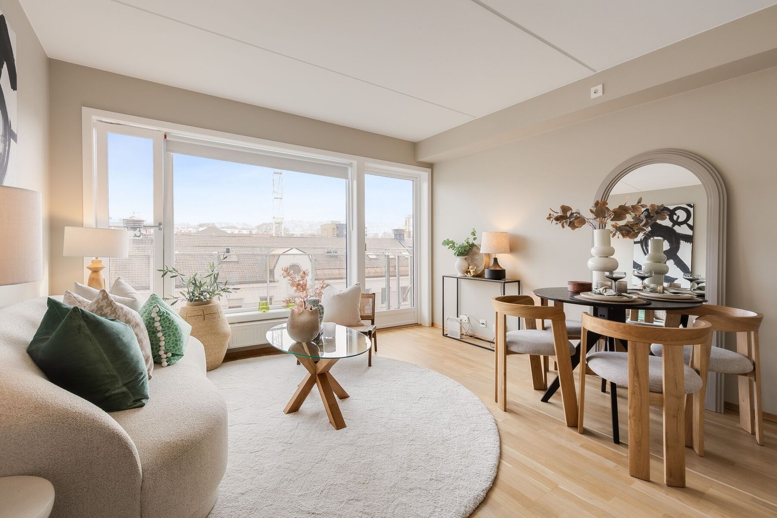 Velkommen til Platous gate 31, en flott og arealsmart 2-roms selveier i populære Teaterkvartalet. Her bor du sentralt og er samtidig skjermet for støy. Foto: Patricia Almestad Galleribilde