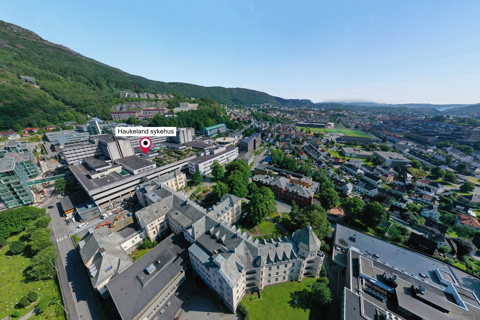 Kollektivforbindelsene er svært gode med både buss og bybane lett tilgjengelig. Galleribilde