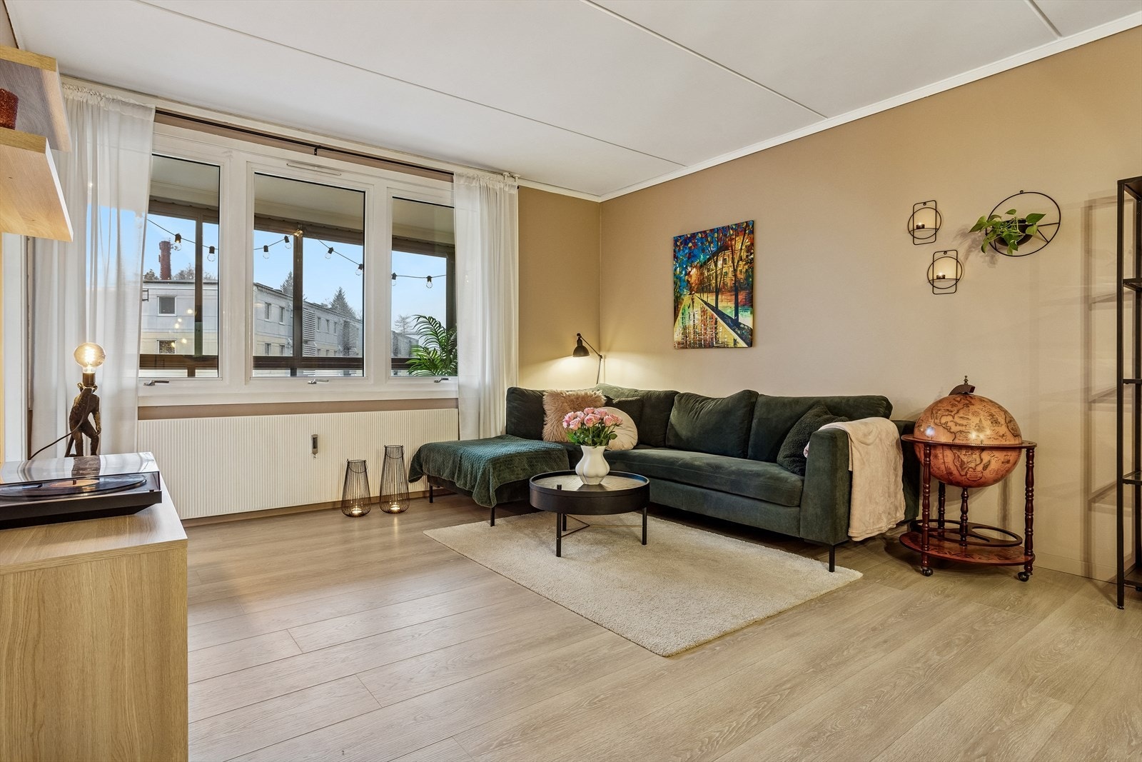 Oppvarming via radiator er inkludert i felleskostnadene, sammen med varmtvann. Galleribilde