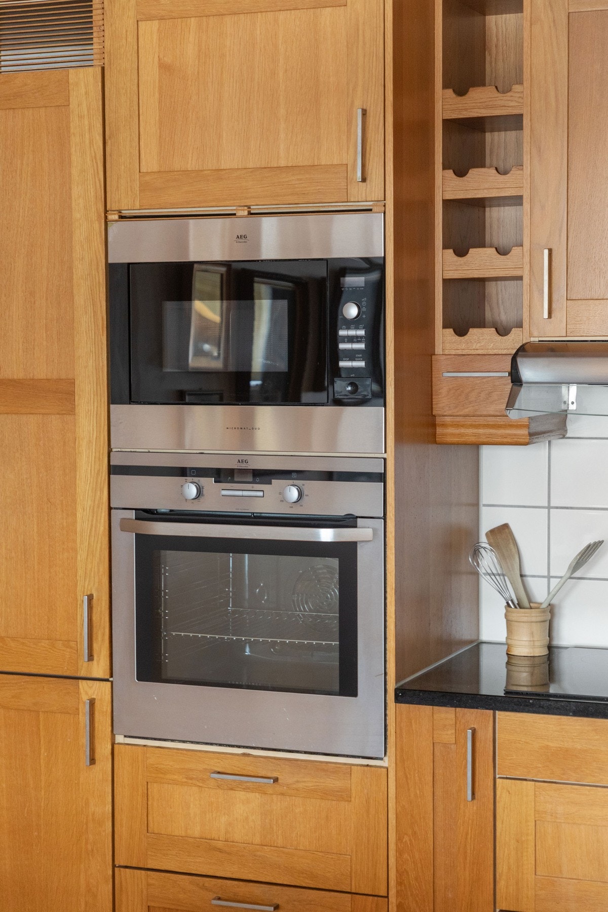 Kjøkkenet har ventilator med avtrekk via byggets felles system. Galleribilde