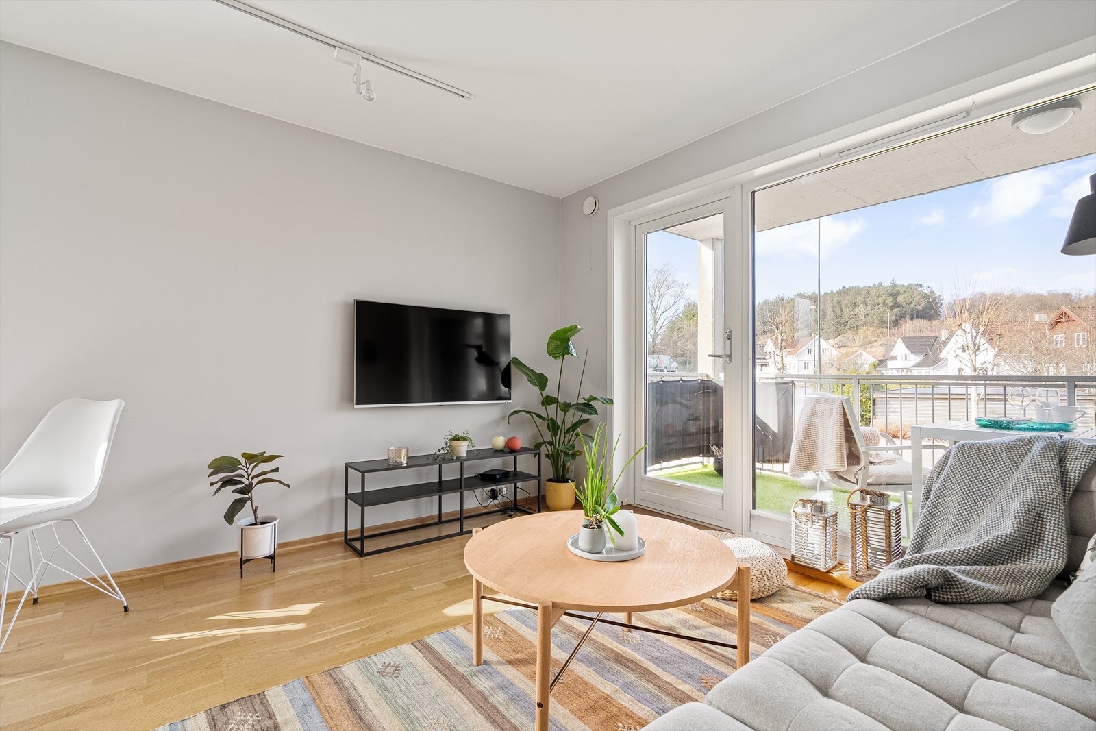 Dette er en gjennomført bolig med god planløsning, funksjonelle løsninger og et moderne uttrykk. Galleribilde