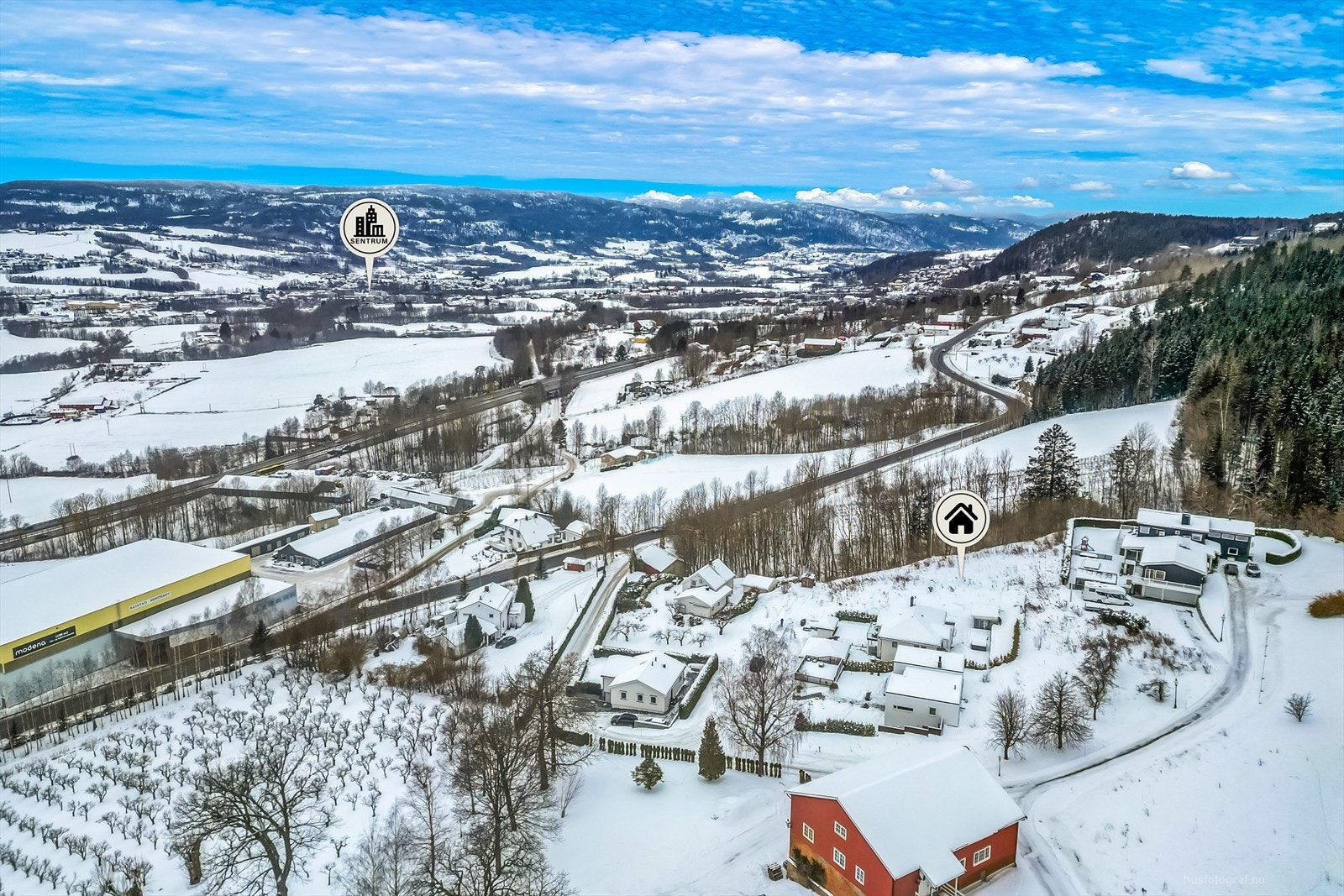 Nærmeste dagligvarebutikk og andre nødvendige servicetilbud finner du kun noen minutters kjøretur unna. Galleribilde