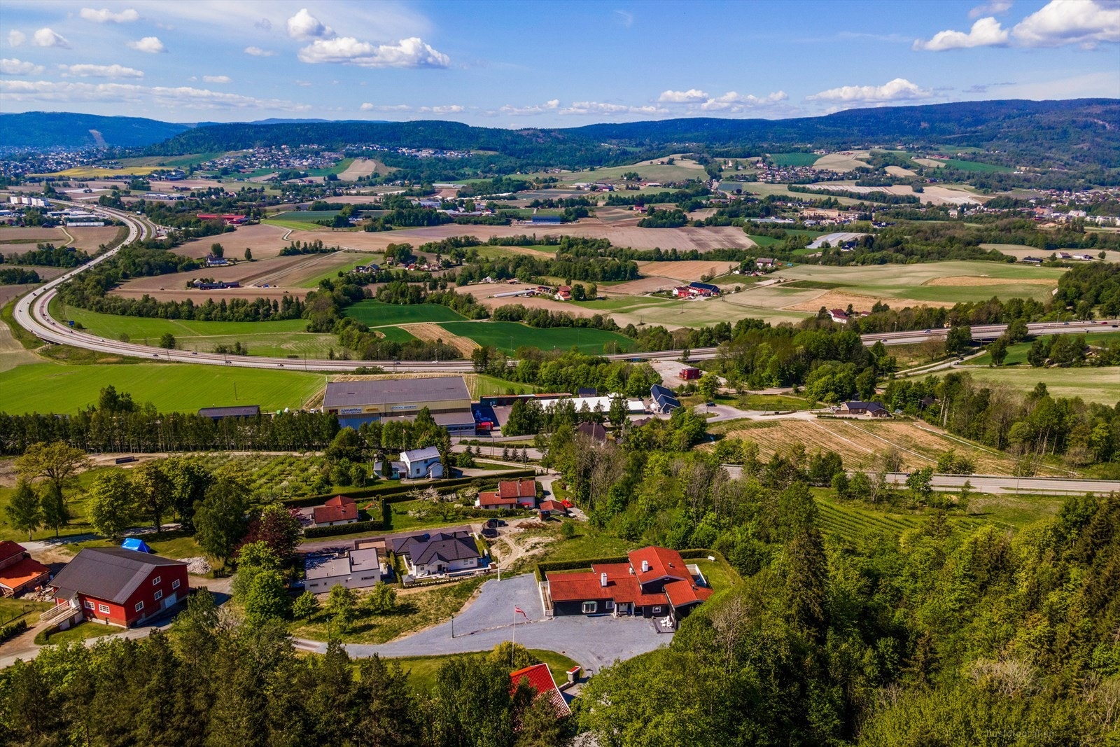 Tomten på sommerstid. Galleribilde