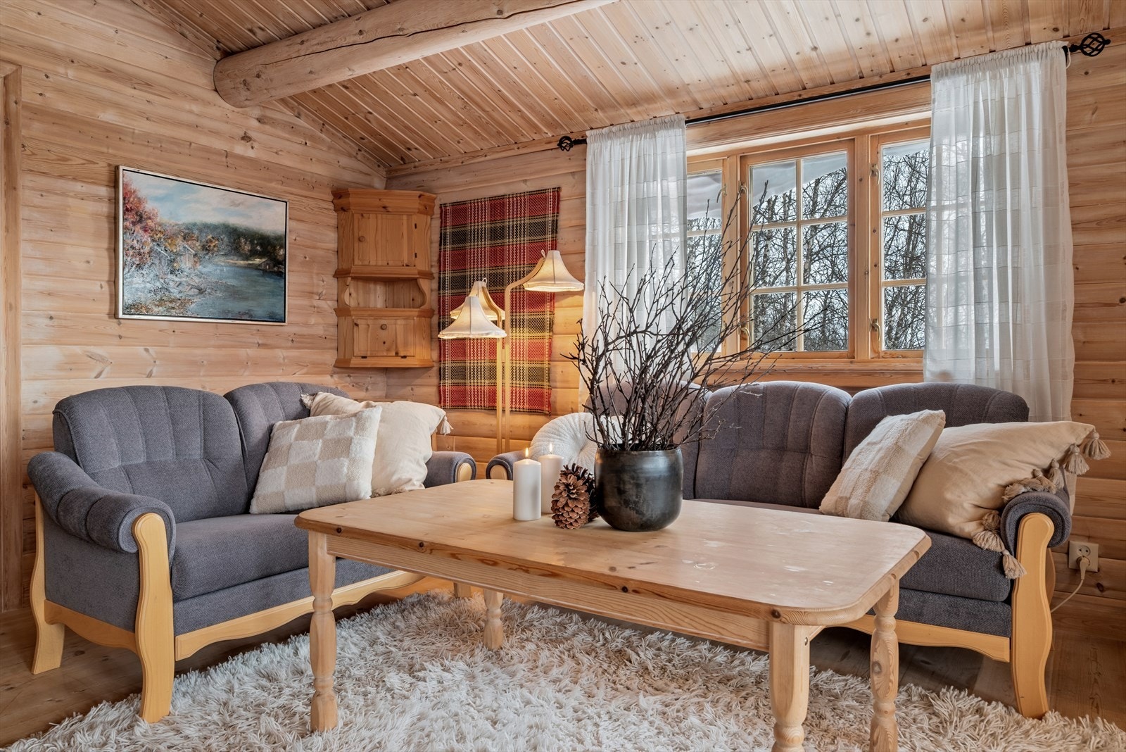 Stuen innbyr til hygge fra tidlig morgen til sent på kveld. Galleribilde