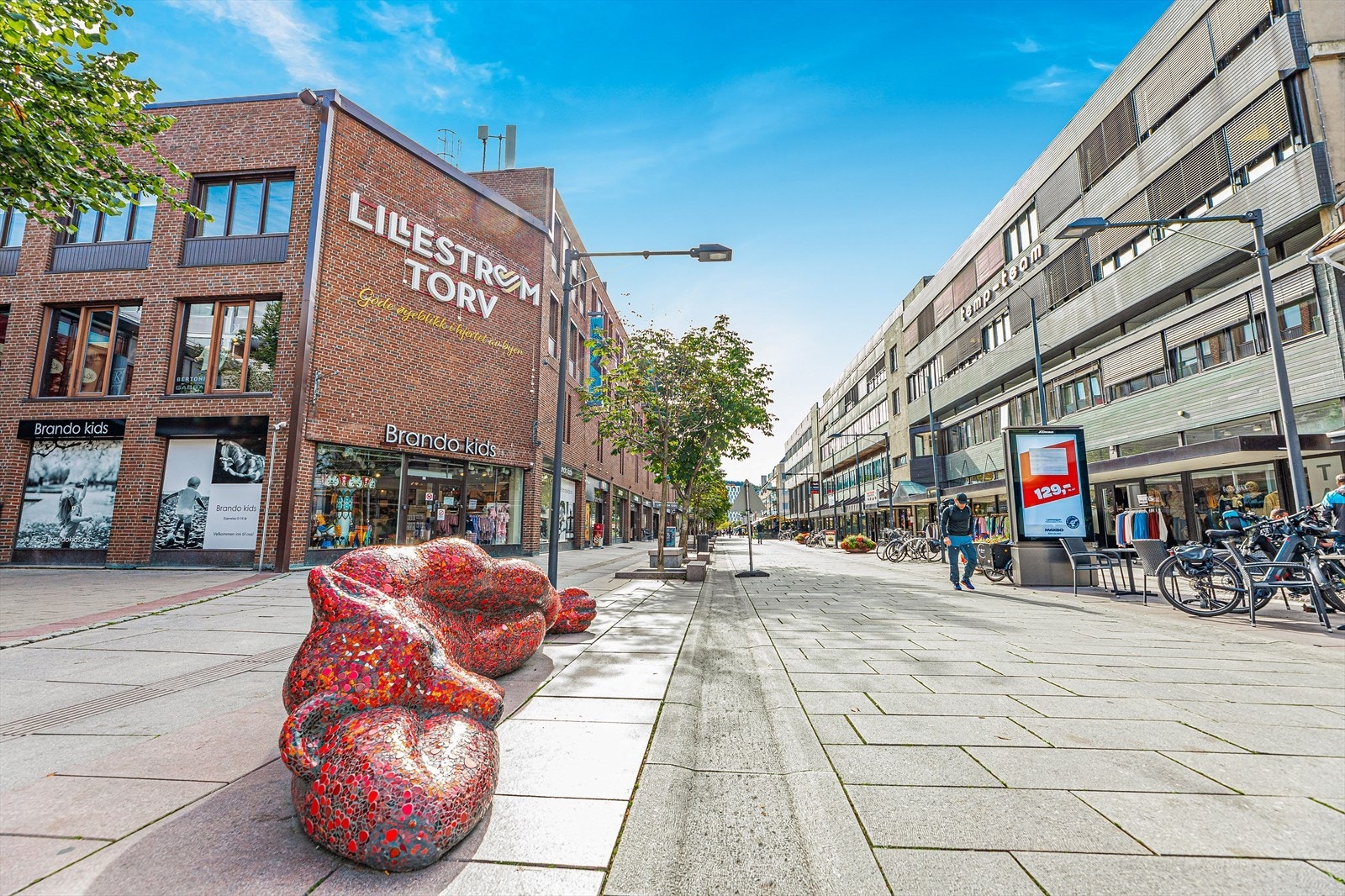 Hverdagslogistikken blir enkel med gangavstand til butikker, kjøpesenteret Lillestrøm Torv og andre servicetilbud. Galleribilde