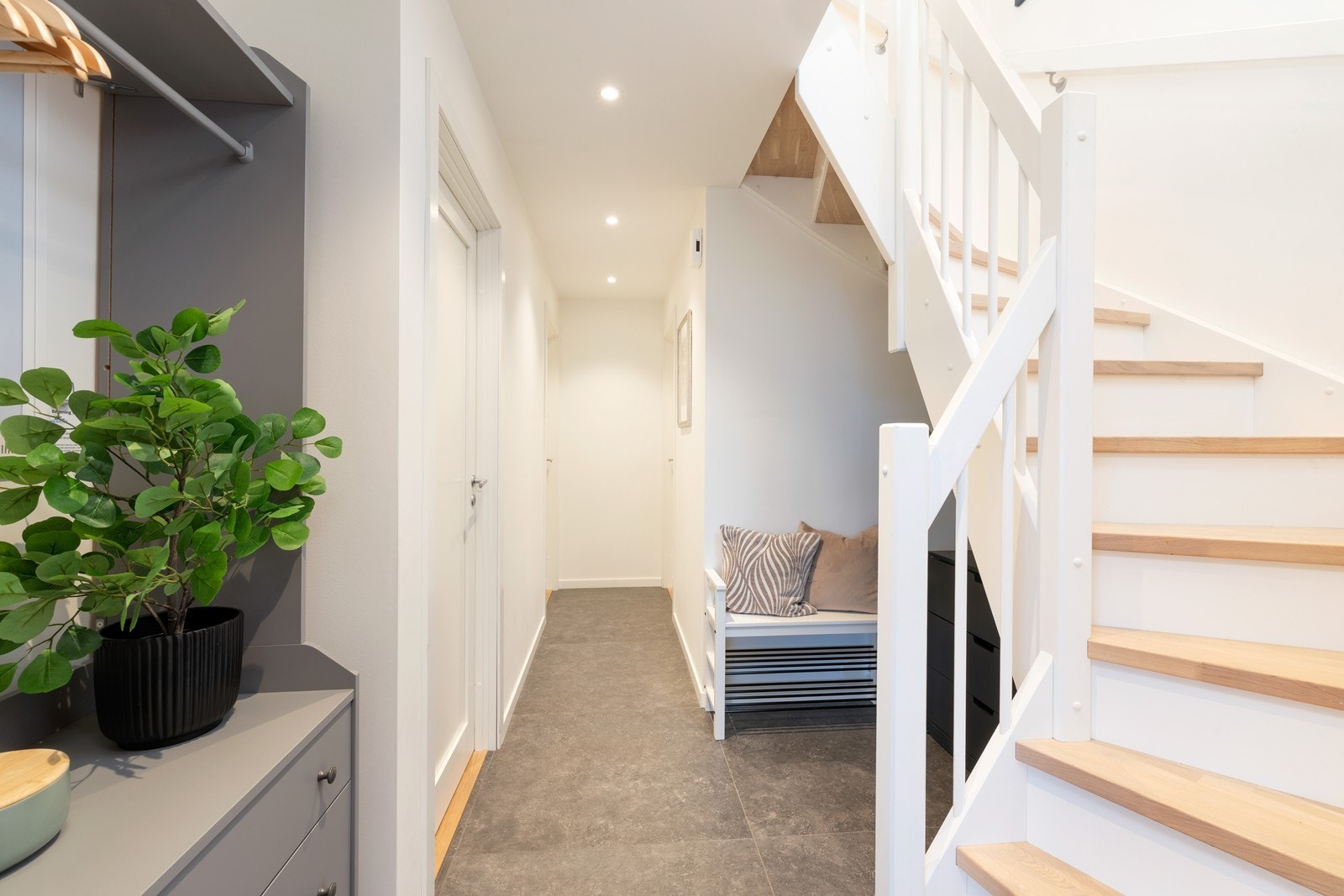 Trapp opp til 2. etasje. Galleribilde