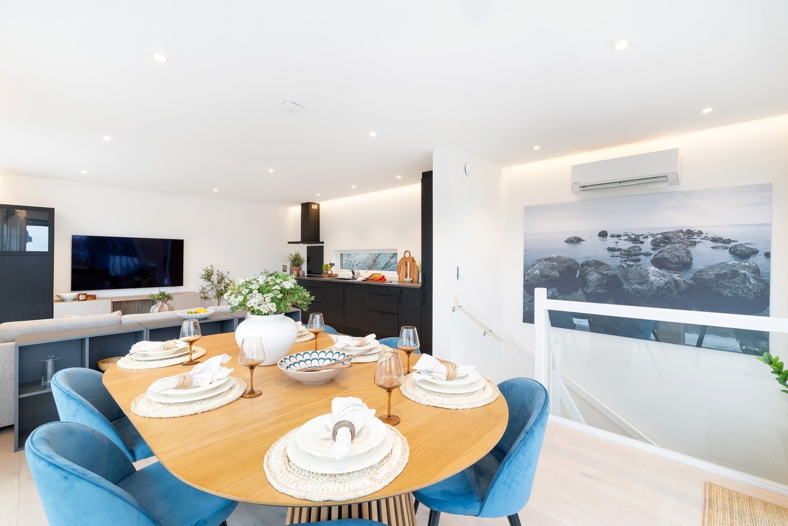 Åpen stue/kjøkken løsning. Galleribilde