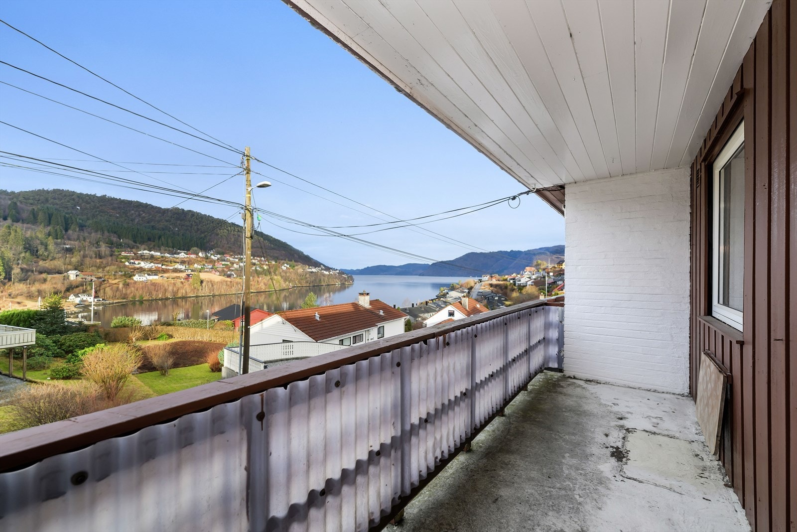 Nydelig utsikt utover vågen. Galleribilde