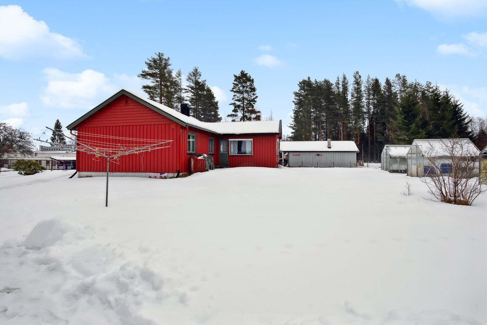 Finnholtvegen 97 presenteres av DNB Eiendom ved Kent Inge Slettvold Olsen. Galleribilde